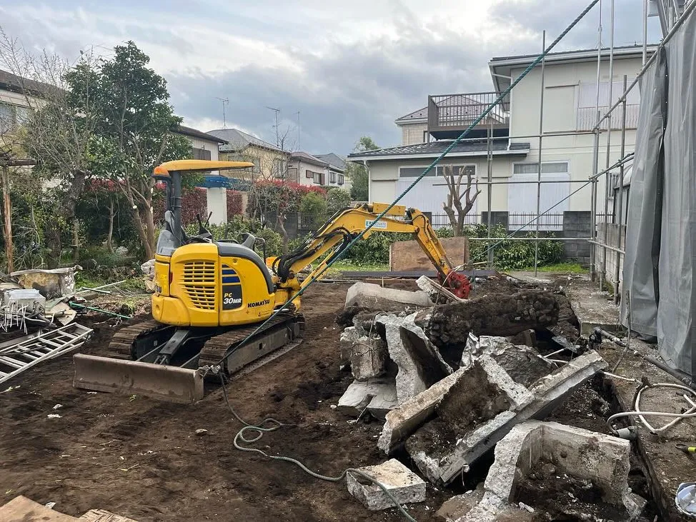 🚧✨ 美しい解体の第一歩、基礎撤去！ ✨🚧