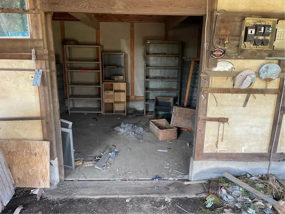 🚧✨ 美しい解体の第一歩、家財品整理! ✨🚧