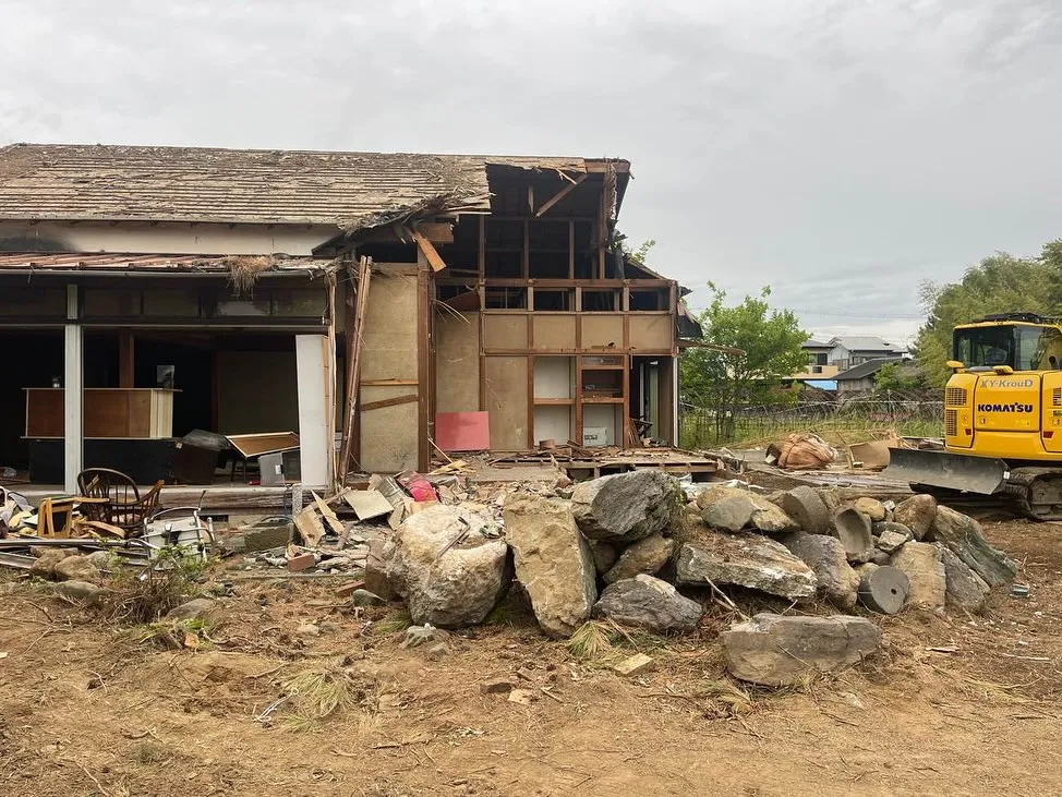 🚧✨ 美しい解体の第一歩、躯体解体！ ✨🚧