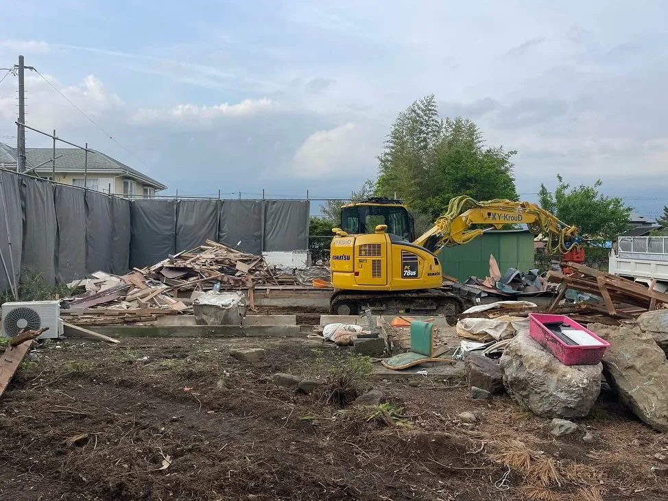 🚧✨ 美しい解体の第一歩、躯体解体！ ✨🚧