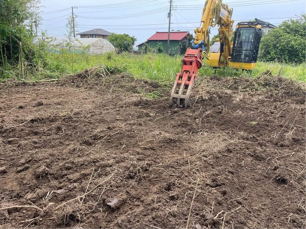 🚧✨ 美しい解体の第一歩、雑草・樹木撤去！ ✨🚧