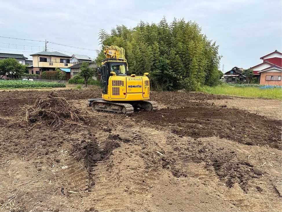 🚧✨ 美しい解体の第一歩、雑草・樹木撤去！ ✨🚧
