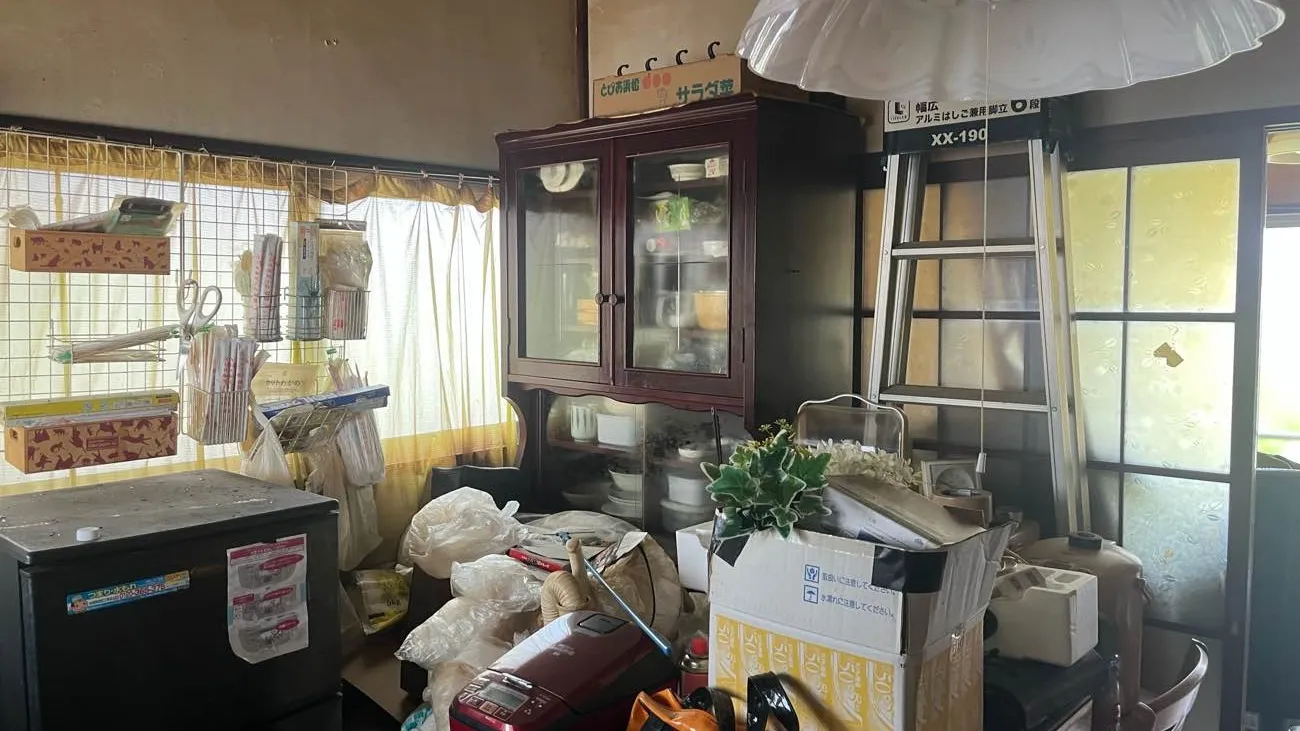 🚧✨ 美しい解体の第一歩、家財品処分！ ✨🚧